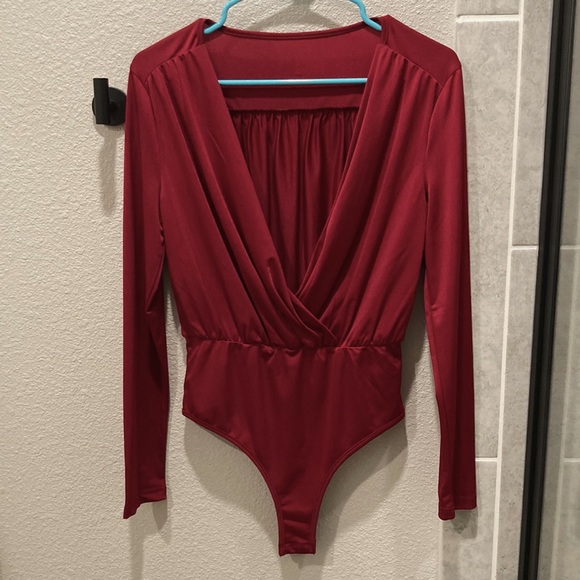 NWOT SHEIN Privé Solid Surplice Neck Ruched Bodysuit - Picture 7 of 10